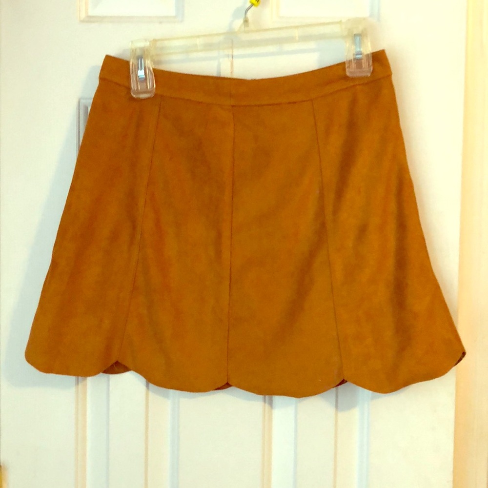 Cute scalloped skirt!